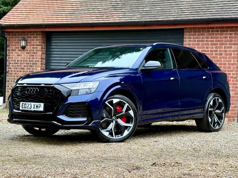 AUDI RSQ8