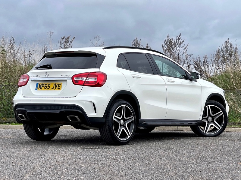 MERCEDES-BENZ GLA CLASS